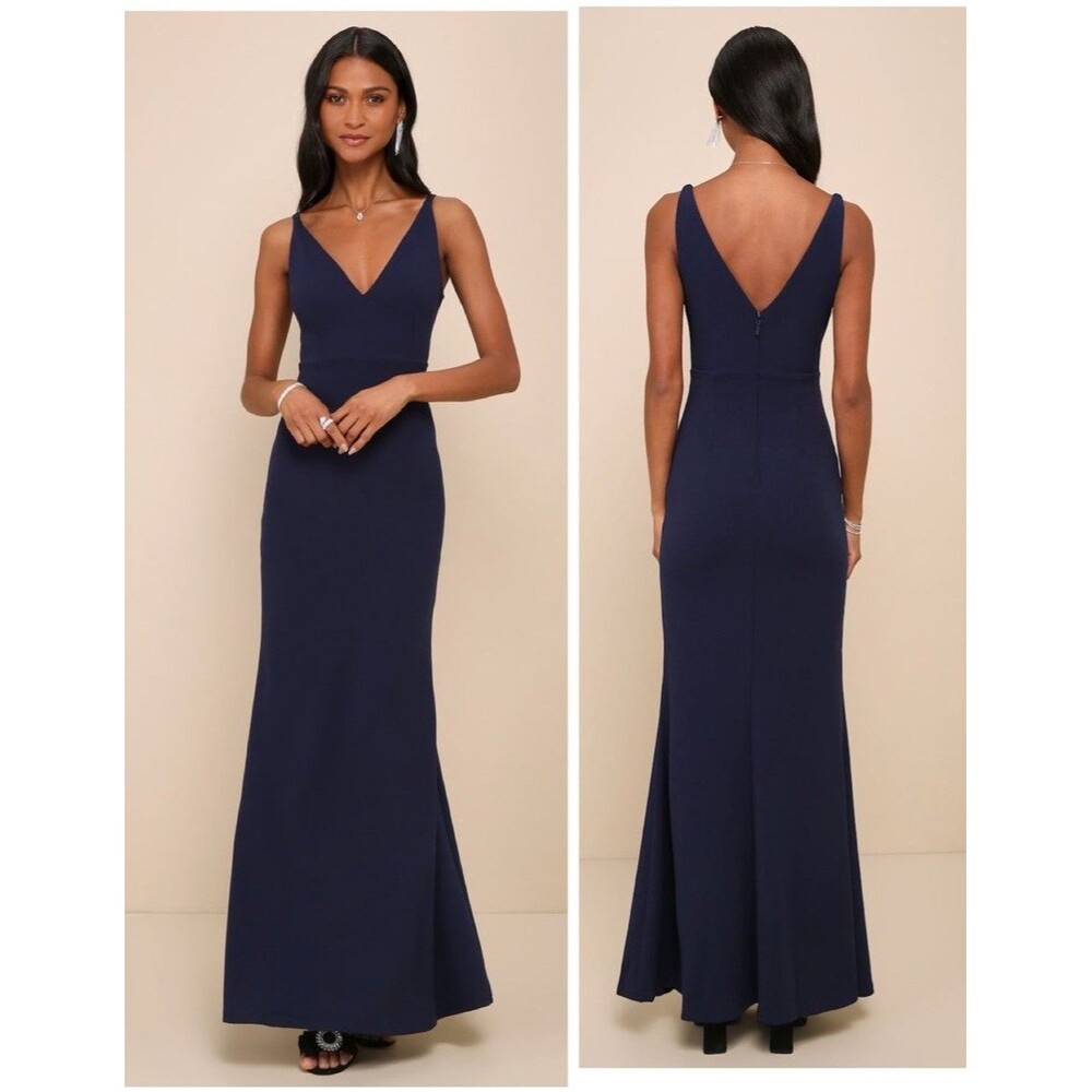 Elegant Navy Blue Sleeveless Gown